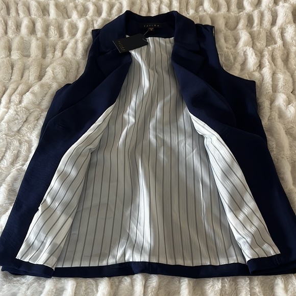 Navy blue sleeveless blazer vest M textured silky satin feel Tulléa NEW - Picture 5 of 8